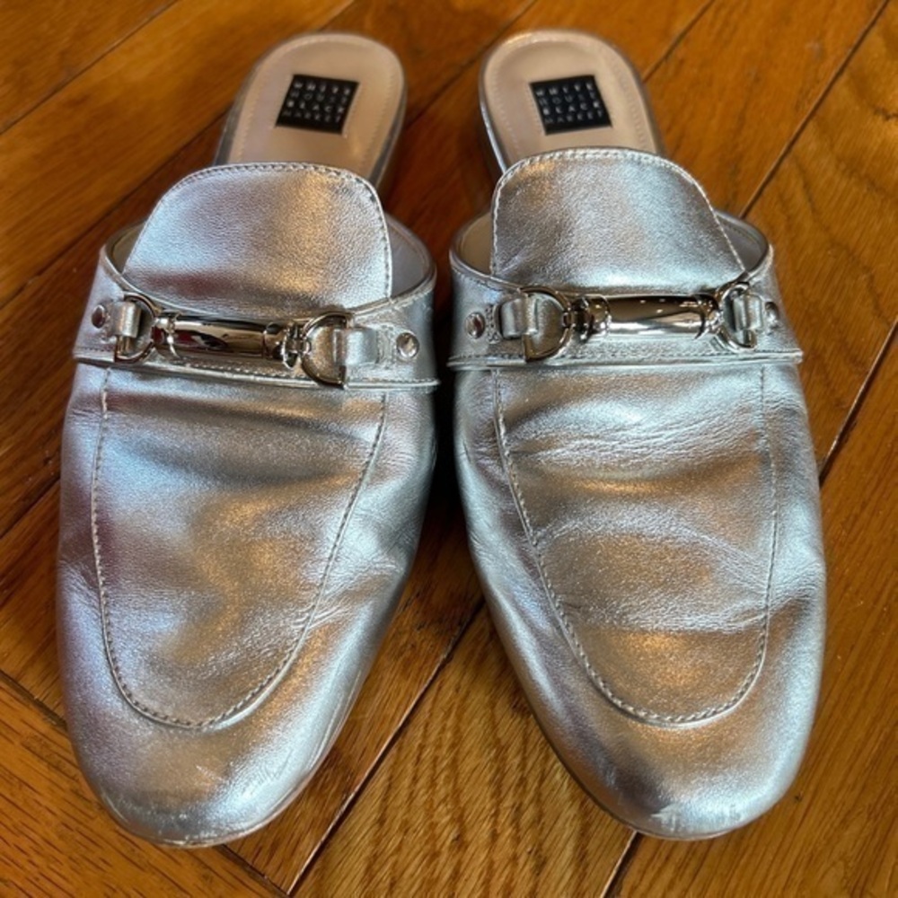 White House Black Market Pippa Slides Shoes Silver Metallic Sz 7 Buckle Accent